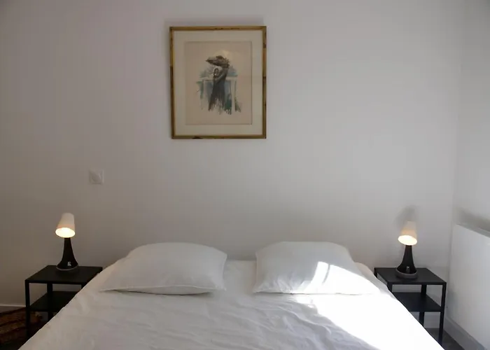Apt. neuf à 50m du port - Parking privé, ascenseur